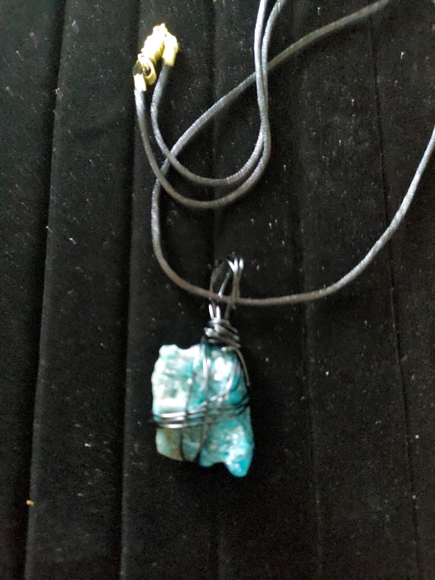 Crystal Wrap Pendant (Criss Cross Pattern)